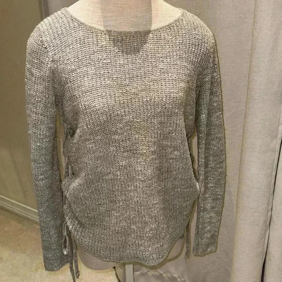 American Eagle sweater with tie sides - Picture 1 of 5